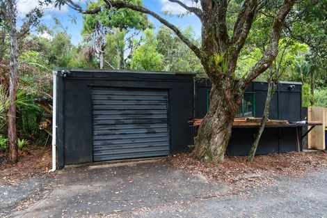 Photo of property in 36 Turanga Road, Henderson Valley, Auckland, 0612
