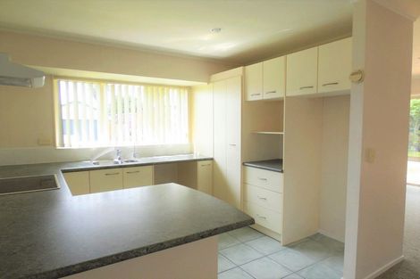 Photo of property in 72 Kingdale Road, Henderson, Auckland, 0610