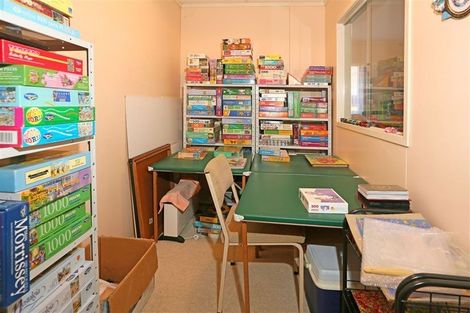 Photo of property in 12 Rhinevale Close, Henderson, Auckland, 0612