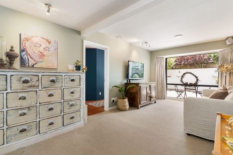 Photo of property in 43 Strowan Road, Strowan, Christchurch, 8052