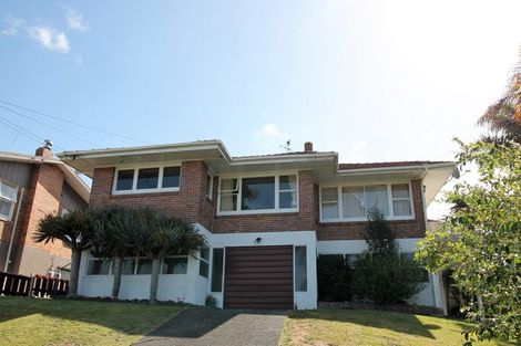 Photo of property in 25 Lynmore Drive, Hillpark, Auckland, 2102