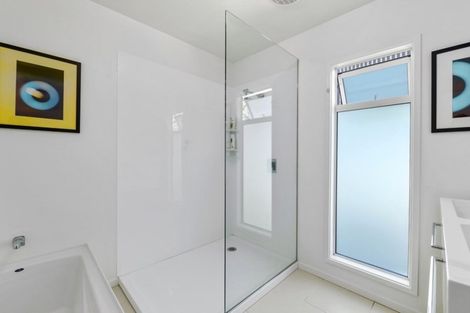 Photo of property in 14 Avro Road, Blue Mountains, Upper Hutt, 5371