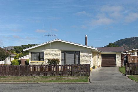 Photo of property in 2 Hillary Street, Waimate, 7924