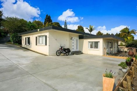 Photo of property in 8 Longwood Place, Forrest Hill, Auckland, 0620