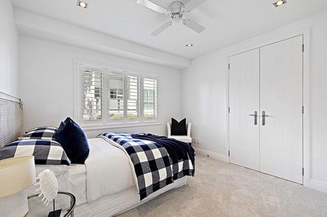 Photo of property in 270 Hurstmere Road, Takapuna, Auckland, 0622