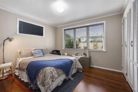 Photo of property in 3 Crompton Road, Massey, Auckland, 0614