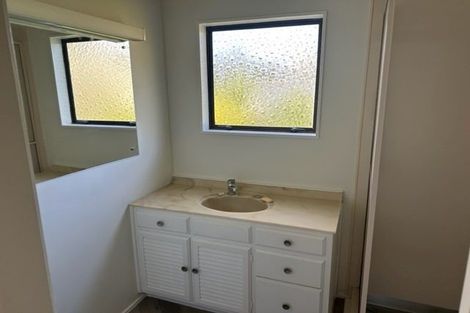 Photo of property in 111 Stott Avenue, Birkdale, Auckland, 0626