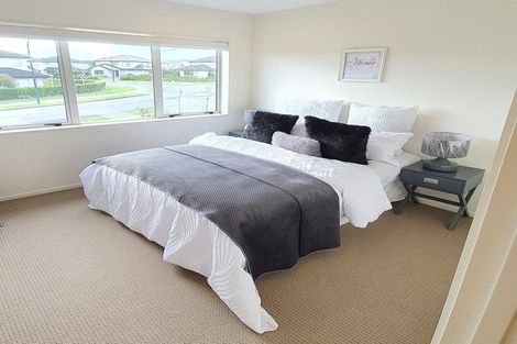 Photo of property in 99 Bayvista Drive, Karaka, Papakura, 2113