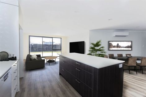 Photo of property in 11 Lewis Way, Cambridge, 3434