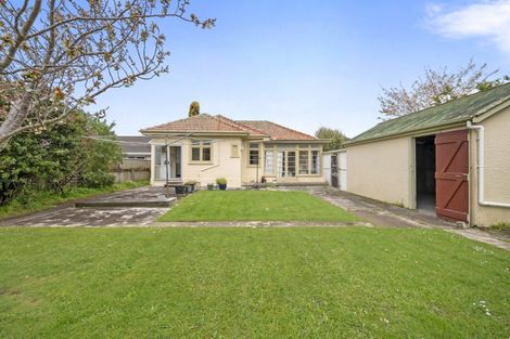 Photo of property in 19 Rangitira Avenue, Palmerston North, 4414