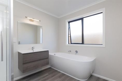 Photo of property in 10 Oldfield Lane, Marton, 4710