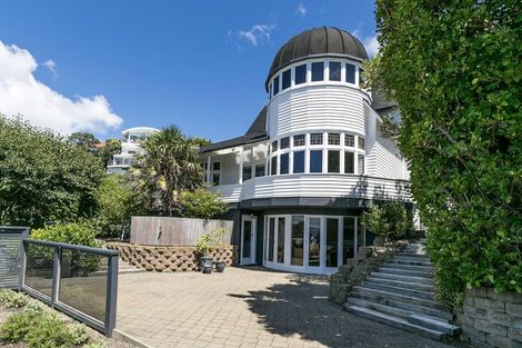 Photo of property in 8 Robieson Lane, Roseneath, Wellington, 6011