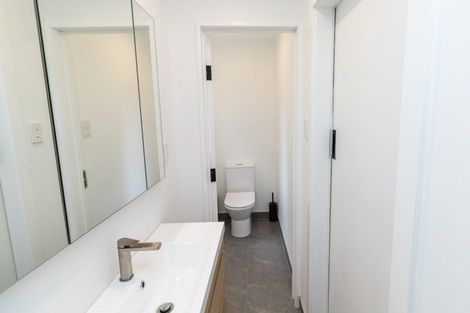 Photo of property in 30c Collins Avenue, Tawa, Wellington, 5028