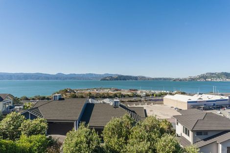 Photo of property in 11 Curnow Way, Kaiwharawhara, Wellington, 6035