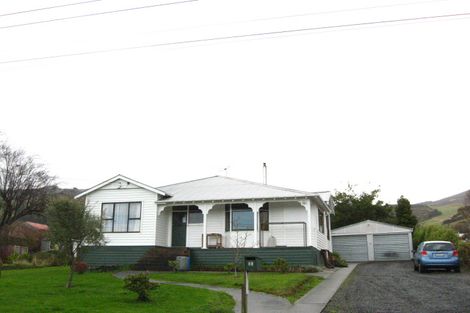 Photo of property in 11 Hugh Street, Sawyers Bay, Port Chalmers, 9023