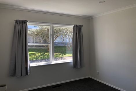 Photo of property in 4 Saint Johns Terrace, Tawa, Wellington, 5028