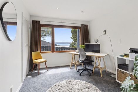 Photo of property in 22 Tai Paku Paku Road, Karaka Bays, Wellington, 6022