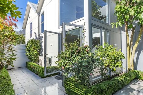 Photo of property in 4/1010 Colombo Street, St Albans, Christchurch, 8014