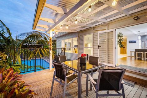 Photo of property in 29 Korotaha Terrace, Rothesay Bay, Auckland, 0630