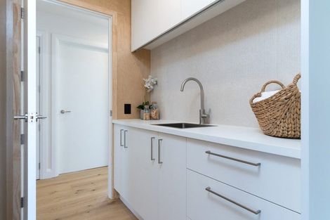 Photo of property in 157 Centaurus Road, Saint Martins, Christchurch, 8022