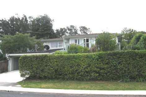 Photo of property in 10 Jonathan Place, Sunnynook, Auckland, 0620