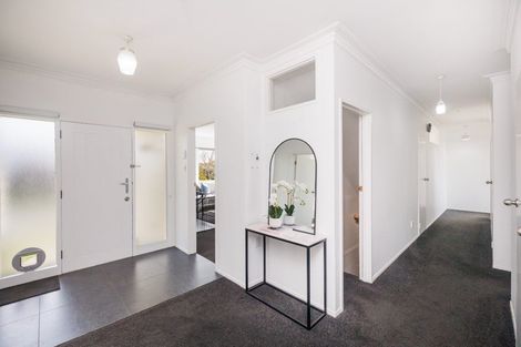 Photo of property in 36 Winston Avenue, Hokowhitu, Palmerston North, 4410