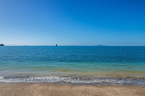 Photo of property in 20 Matakatia Parade, Matakatia, Whangaparaoa, 0930