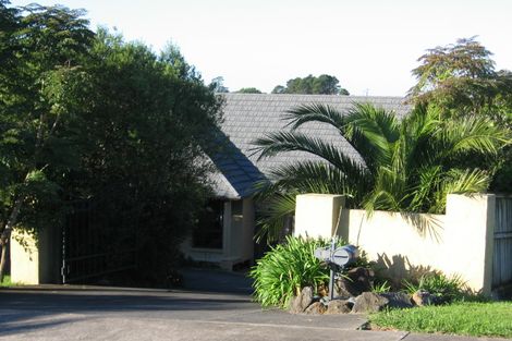 Photo of property in 16 Patsy O'hara Place, Swanson, Auckland, 0612