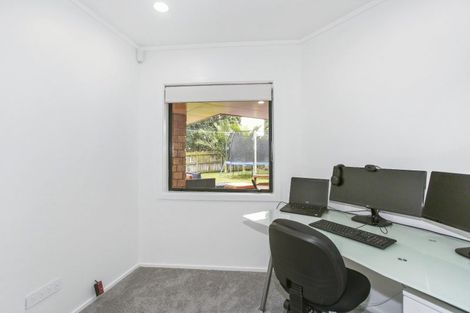 Photo of property in 4 Vela Place, Clarks Beach, 2122