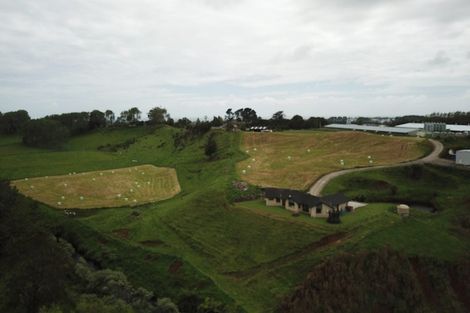 Photo of property in 326 Paraite Road, Paraite, New Plymouth, 4373