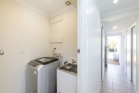 Photo of property in 14 Lewis Place, Highbury, Palmerston North, 4412