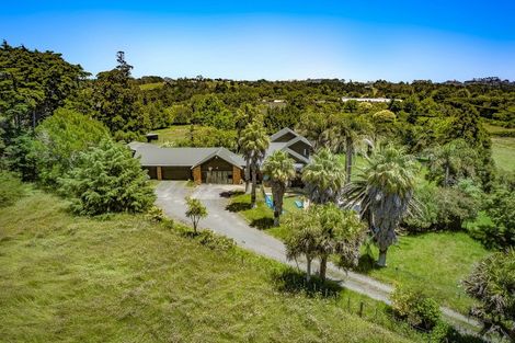 Photo of property in 116 Station Road, Kumeu, 0891