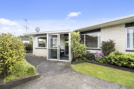 Photo of property in 3/3 Union Street, Merrilands, New Plymouth, 4312