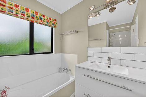 Photo of property in 51a Glendale Road, Glen Eden, Auckland, 0602