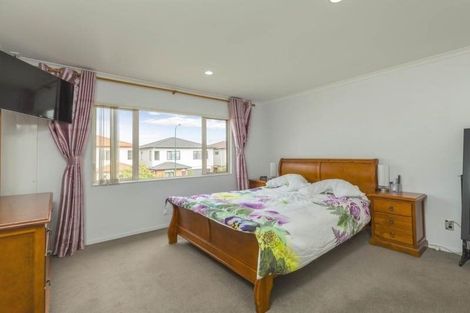 Photo of property in 25 Maypark Crescent, Flat Bush, Auckland, 2016