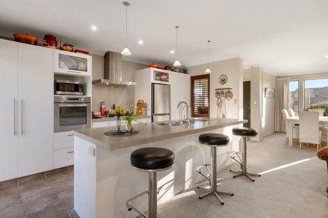 Photo of property in 5 Seabreeze Place, Papamoa Beach, Papamoa, 3118