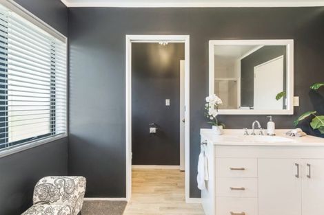 Photo of property in 1 Halcione Close, Flagstaff, Hamilton, 3210