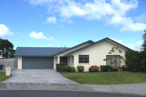 Photo of property in 120 Kingdale Road, Henderson, Auckland, 0610