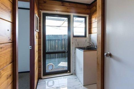 Photo of property in 8a Rogan Street, Mount Roskill, Auckland, 1041