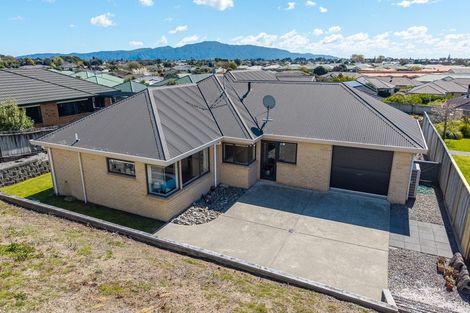 Photo of property in 101 Realm Drive, Paraparaumu, 5032