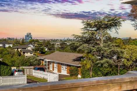 Photo of property in 9 Fitzwater Place, Henderson, Auckland, 0612