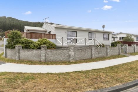 Photo of property in 46 Berkeley Road, Wainuiomata, Lower Hutt, 5014