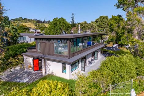 Photo of property in 6 Endeavour Place, Cooks Beach, Whitianga, 3591