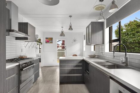 Photo of property in 2 Royal Terrace, Alexandra, 9320