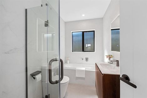 Photo of property in 52 Whakairo Crescent, Gulf Harbour, Whangaparaoa, 0930