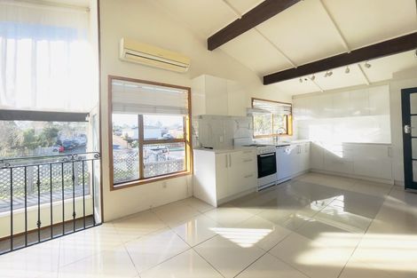 Photo of property in 52 Hope Farm Avenue, Pakuranga Heights, Auckland, 2010