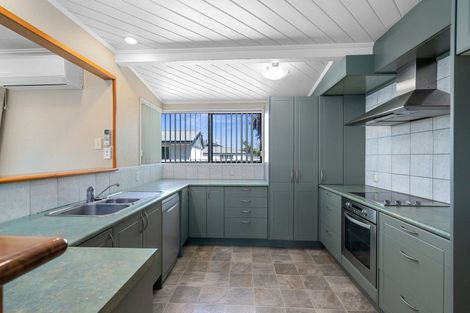 Photo of property in 277 Shakespeare Street, Leamington, Cambridge, 3432