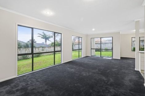 Photo of property in 13 Hercules Drive, Henderson, Auckland, 0612