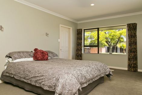 Photo of property in 8 Aubrey Crescent, Rainbow Point, Taupo, 3330