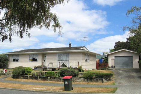 Photo of property in 17 Larchmont Grove, Totara Park, Upper Hutt, 5018